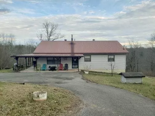 135 Ratliff Ridge, Beattyville, KY 41311