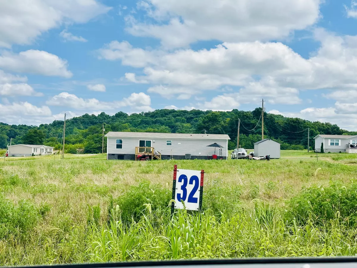 East Bernstadt, KY 40729,32 Turkey Loop