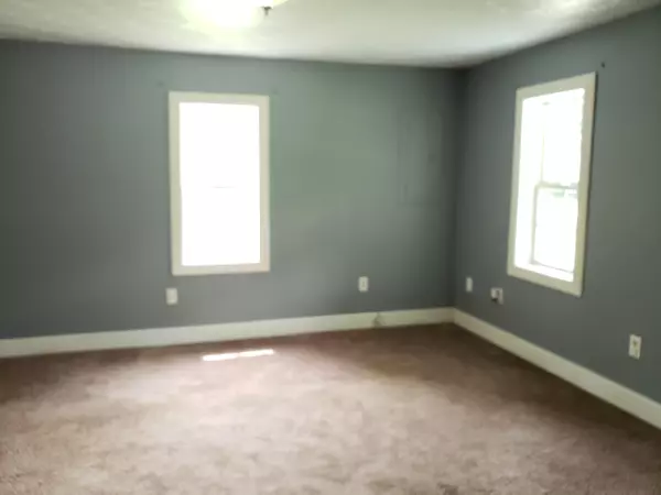 Irvine, KY 40336,100 Sparks Avenue