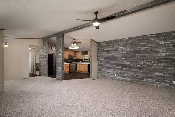 Cynthiana, KY 41031,1696 KY Highway 36