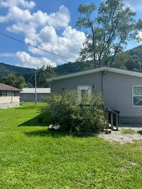 Prestonsburg, KY 41653,19 Cooley Street