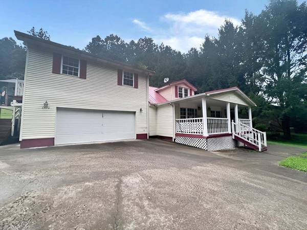 2450 Forest Hills Road,  Belfry,  KY 41514