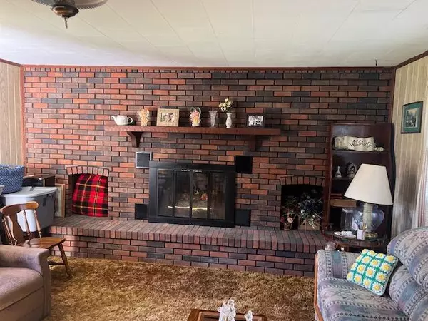 Monticello, KY 42633,384 Mercer Drive