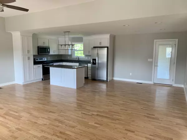 Berea, KY 40403,1504 Chardonnay Way