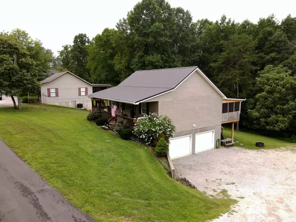 Monticello, KY 42633,235 Golden Pond Road