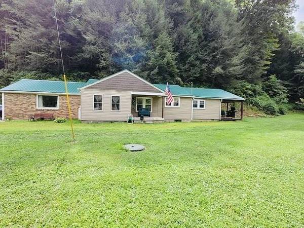 9 Ramey Fork Road,  Jenkins,  KY 41537