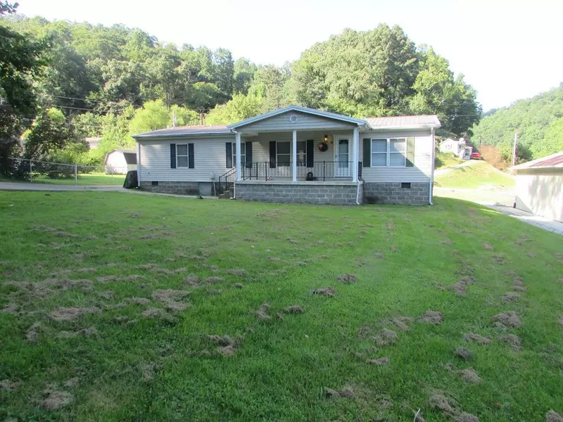 38 Mayo Branch Road, Prestonsburg, KY 41653