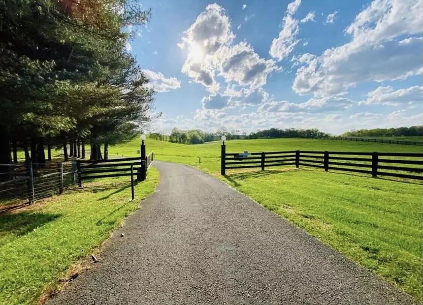 88 Edgewater Rd., Jamestown, KY 42629