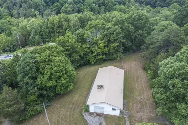 Irvine, KY 40336,6450 Richmond Road