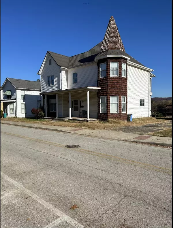 Vanceburg, KY 41179,44 West Second Street