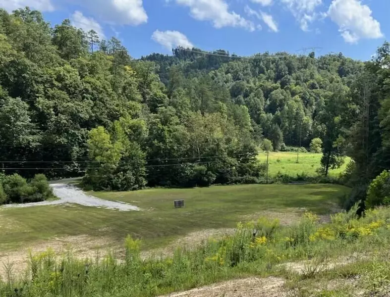 2657 Middle Fork, Hager Hill, KY 41222
