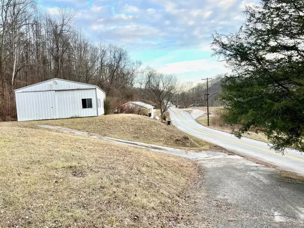 249 Southfork Road, Beattyville, KY 41311