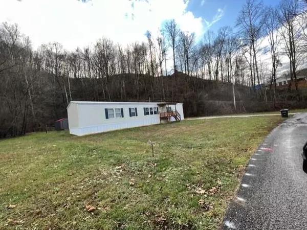 Prestonsburg, KY 41653,497 Woodland Hills