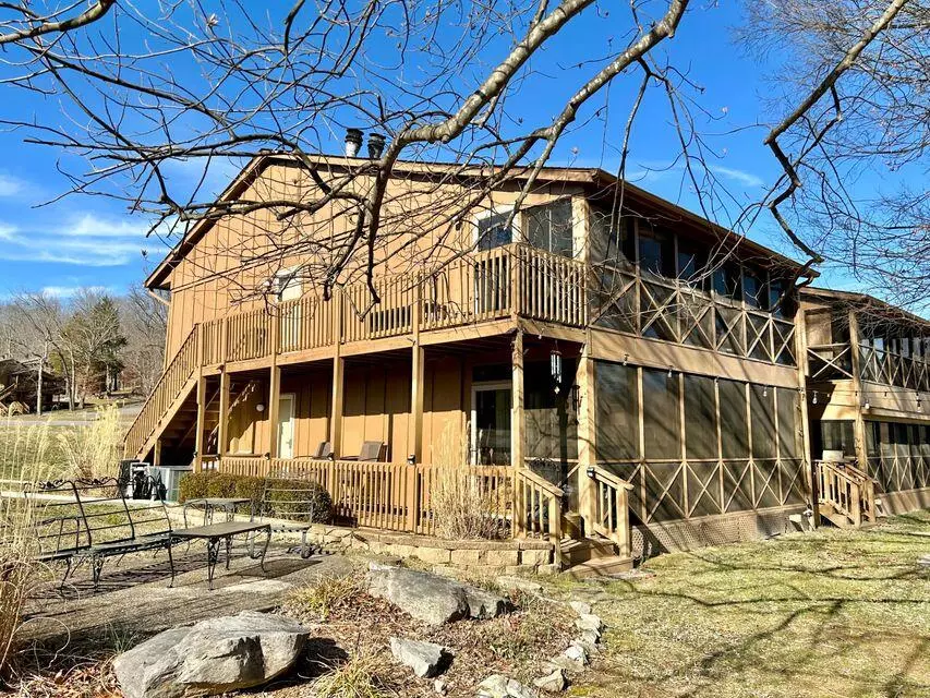 Bronston, KY 42518,50-3 Woodson Bend Resort