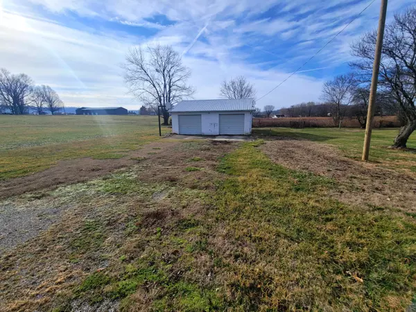 105 MCCLELLAN DR, Monticello, KY 42633