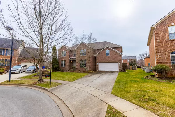 Lexington, KY 40513,2104 Naples Lane