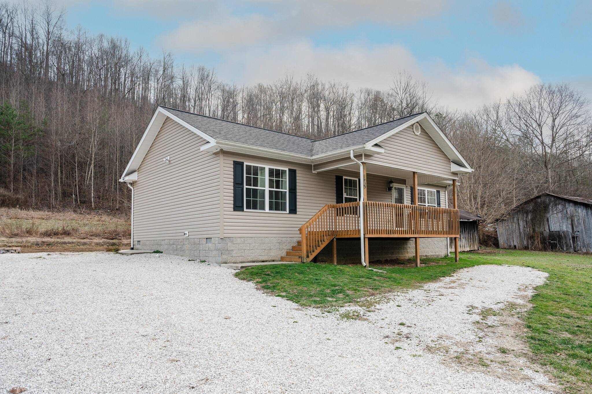 1433 Holly Fork Road, Morehead, KY 40351