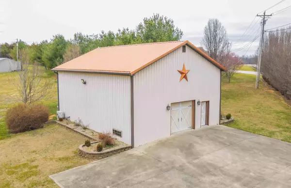 Bronston, KY 42518,755 Colyer Road