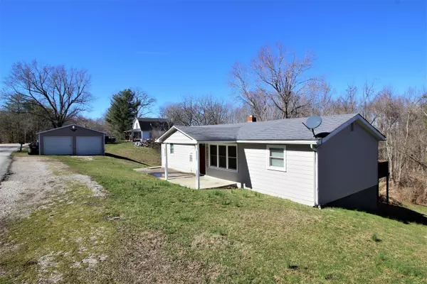 Irvine, KY 40336,3580 New Fox Road