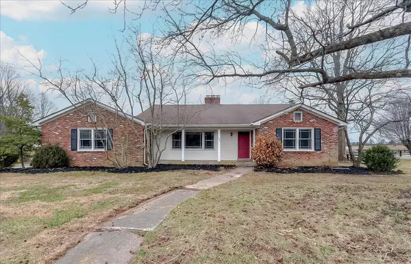 102 Sycamore Parkway, Versailles, KY 40383