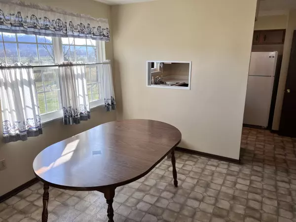 Stanton, KY 40380,6928 Campton Road