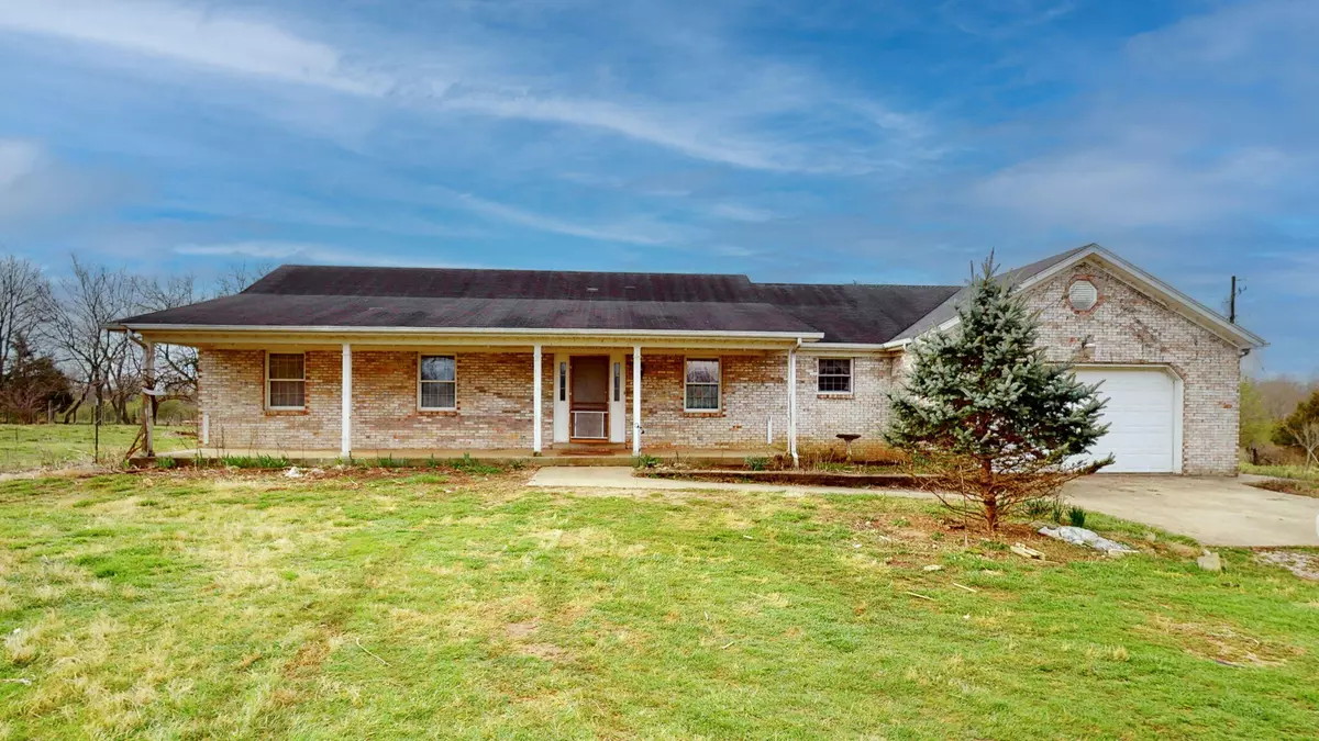 Wilmore, KY 40390,165 MILLER Lane