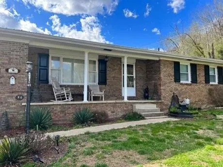 Prestonsburg, KY 41653,16 Music Street