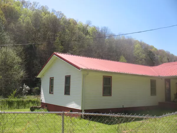 Stinnett, KY 40868,811 Knob Lick Branch