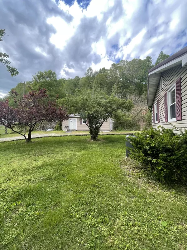 Williamsburg, KY 40769,152 Cane Creek Road