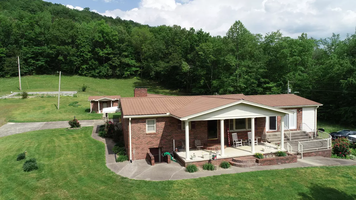 Williamsburg, KY 40769,924 Maple Creek Road