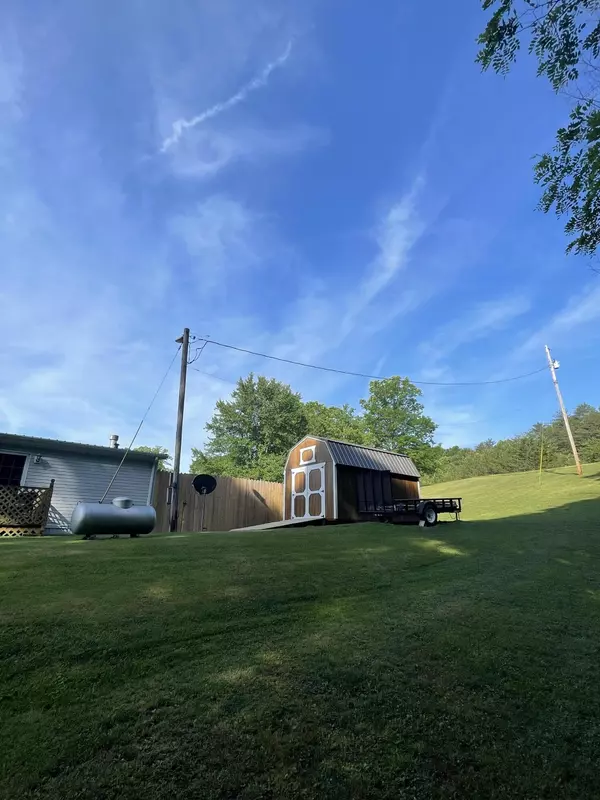 Beattyville, KY 41311,75 Crawford Road