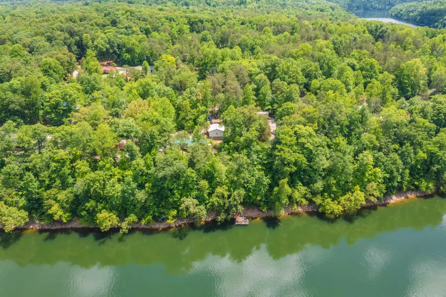 525 N Lake Drive, Burnside, KY 42519