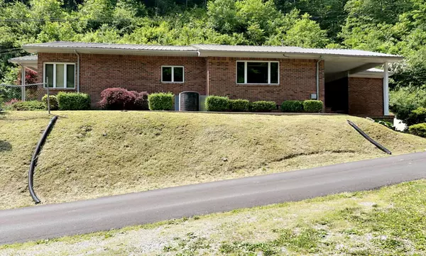 67 Taylor Road Road, Pikeville, KY 41501