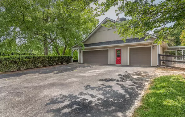 Versailles, KY 40383,3190 Huntertown Road