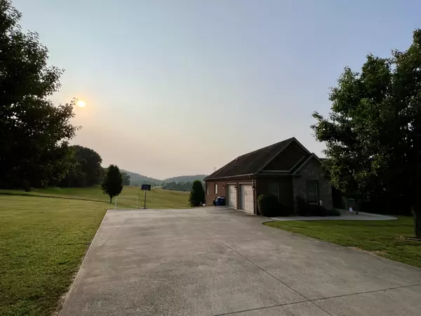 Somerset, KY 42503,206 Walnut Ridge Drive