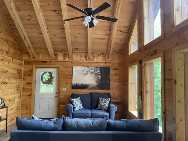 Slade, KY 40376,131 Robbie Ridge Road