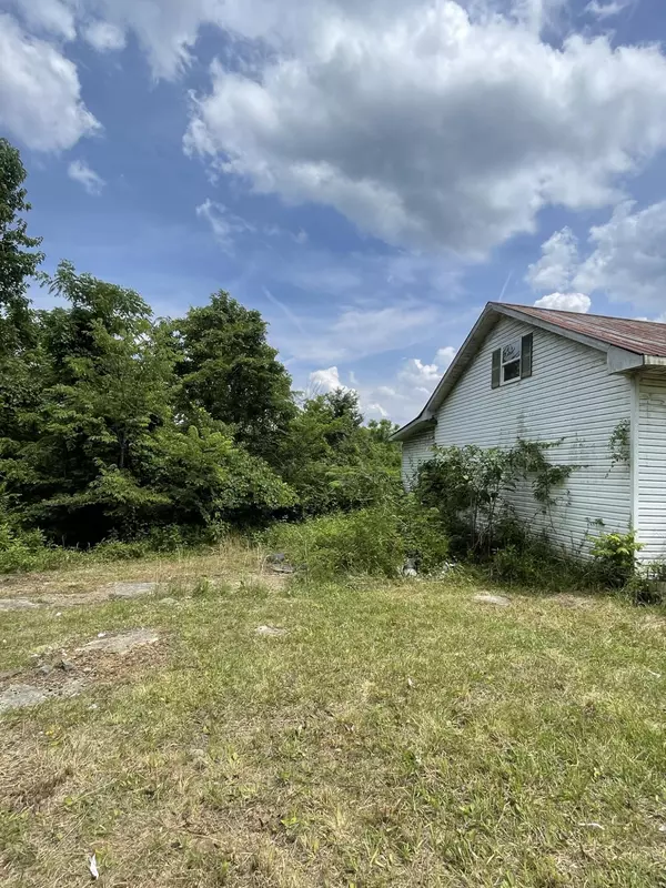 Bronston, KY 42518,1851 Zion Road