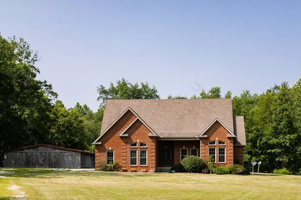 200 Tug Branch Road, Clay City, KY 40312