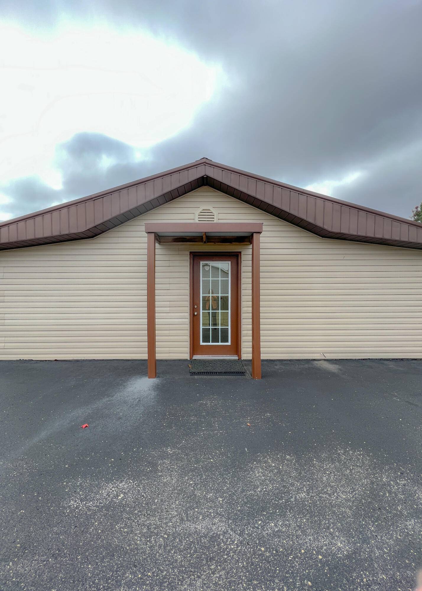 Russell Springs, KY 42642,135 KY-910