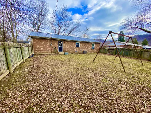 Stanton, KY 40380,211 Airport Road