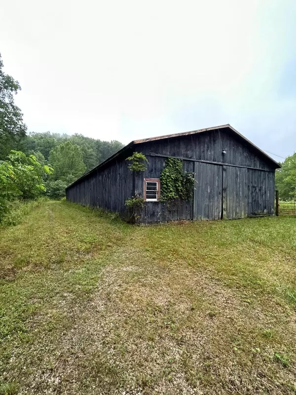 3470 Black Creek Road, Clay City, KY 40312