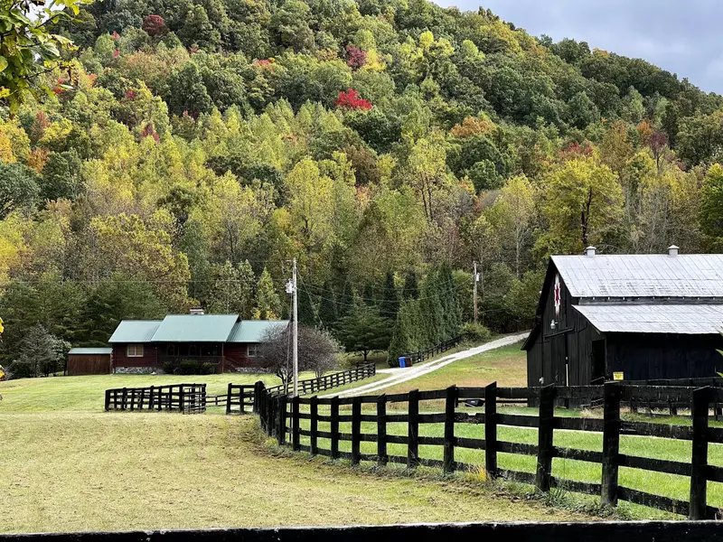 121 Spruce Valley Lane, Jeffersonville, KY 40337