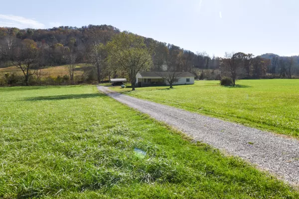 6923 Quicks Run Rd, Vanceburg, KY 41179