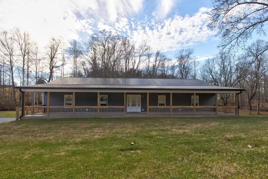 455 Russ Willoughby Road, Jeffersonville, KY 40337
