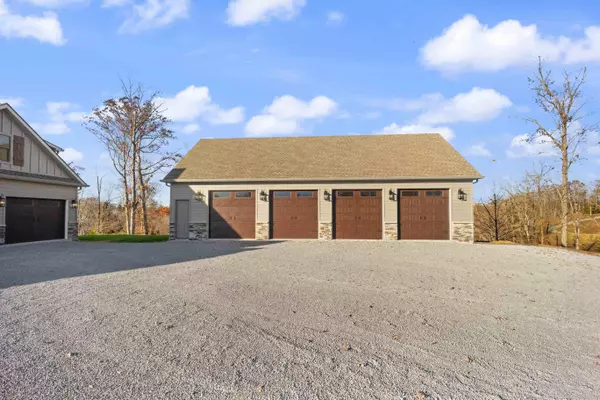 Nancy, KY 42544,305 Bridleway Road