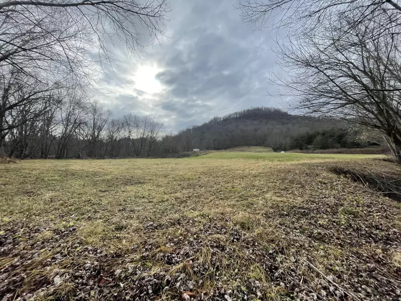 99999 Murphy Ford Road, Irvine, KY 40336