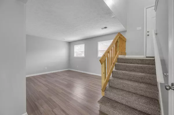 Lexington, KY 40517,406-408 Whispering Hills Drive