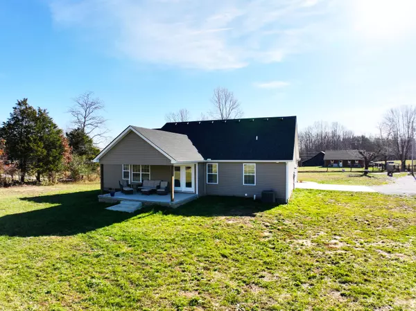 Irvine, KY 40336,38 Ken Way