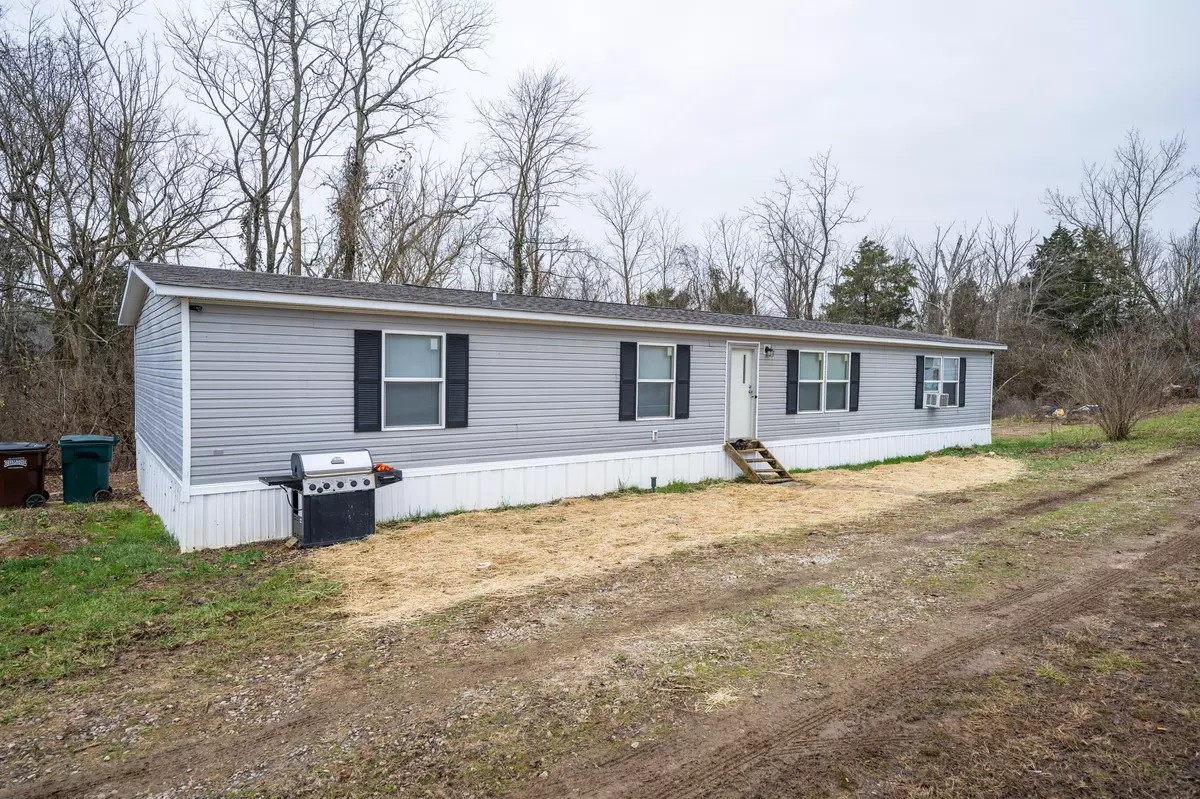 Waco, KY 40385,665 Cane Springs Road