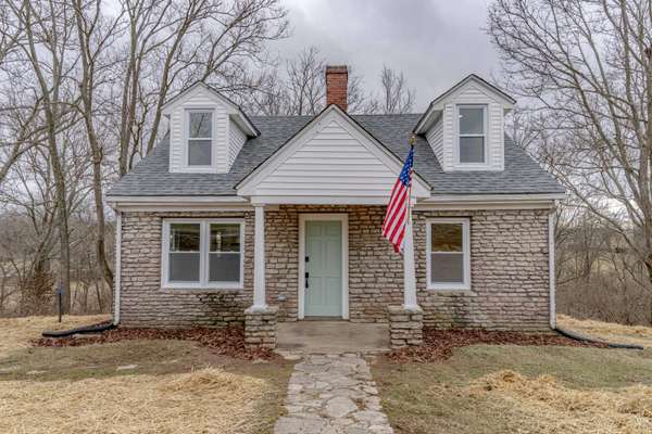 4151 McCracken Pike, Versailles, KY 40383